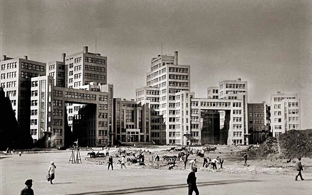 Готовий Держпром над площею, кінець 1920-х